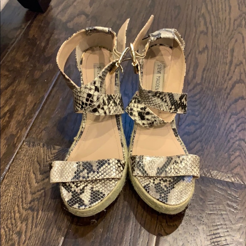 Snake skin print Steve Madden wedge